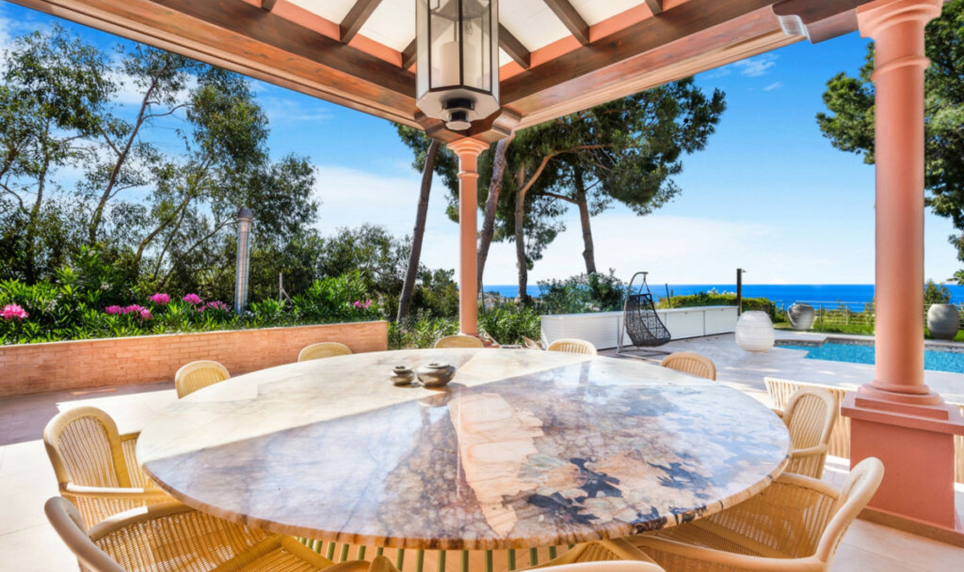 Resale - House -
Hacienda Las Chapas