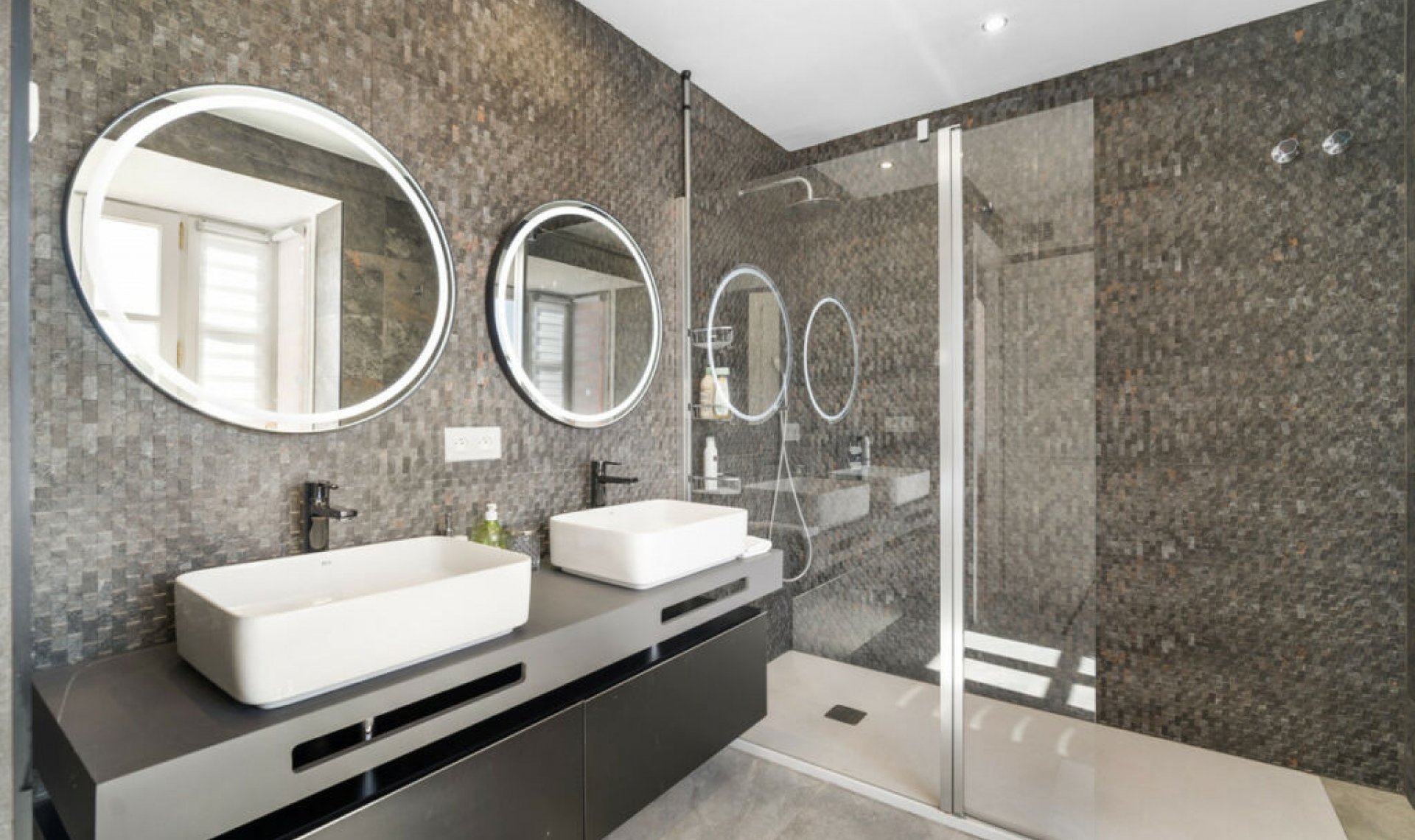 Resale - House -
Hacienda Las Chapas