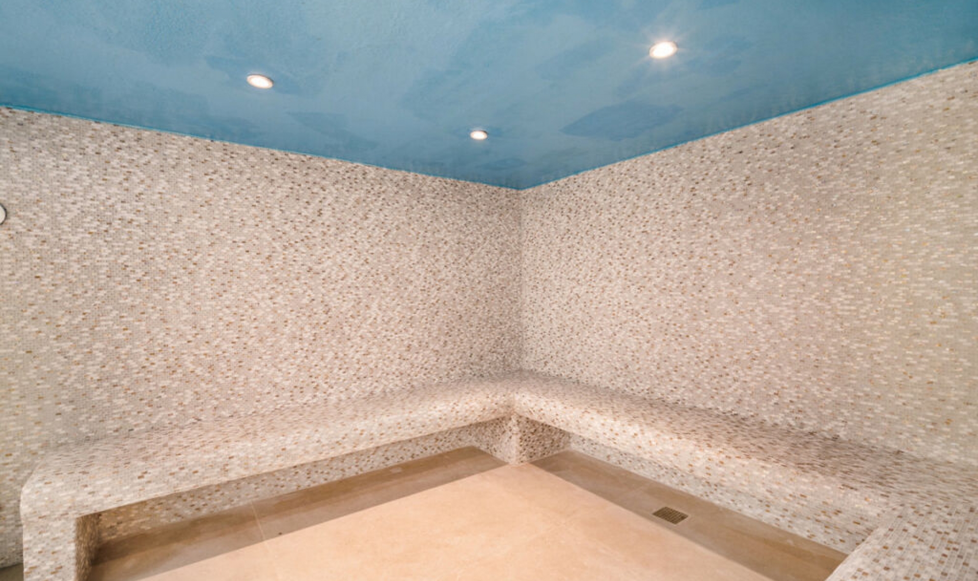 Resale - House -
Hacienda Las Chapas