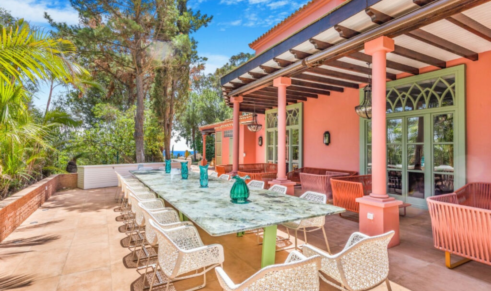 Resale - House -
Hacienda Las Chapas