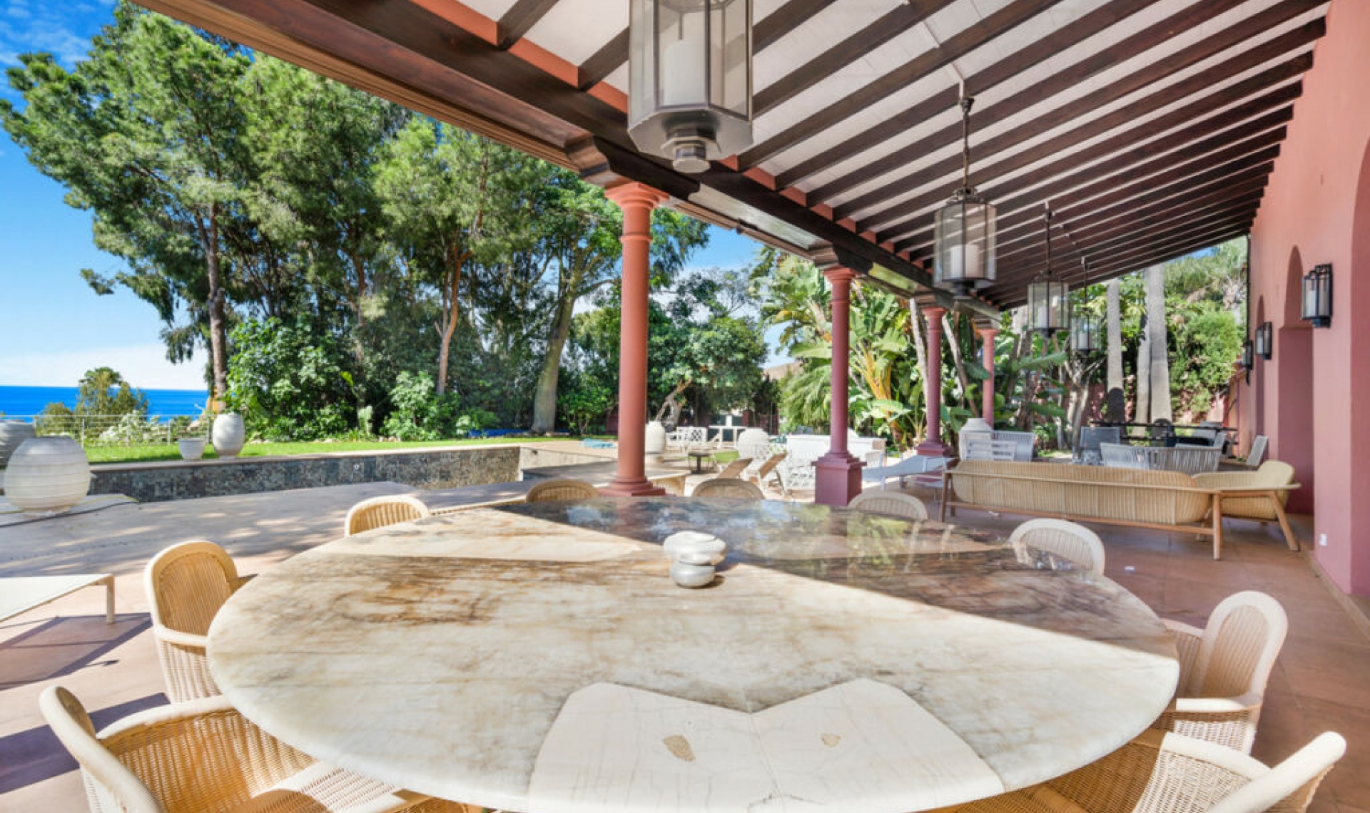 Resale - House -
Hacienda Las Chapas