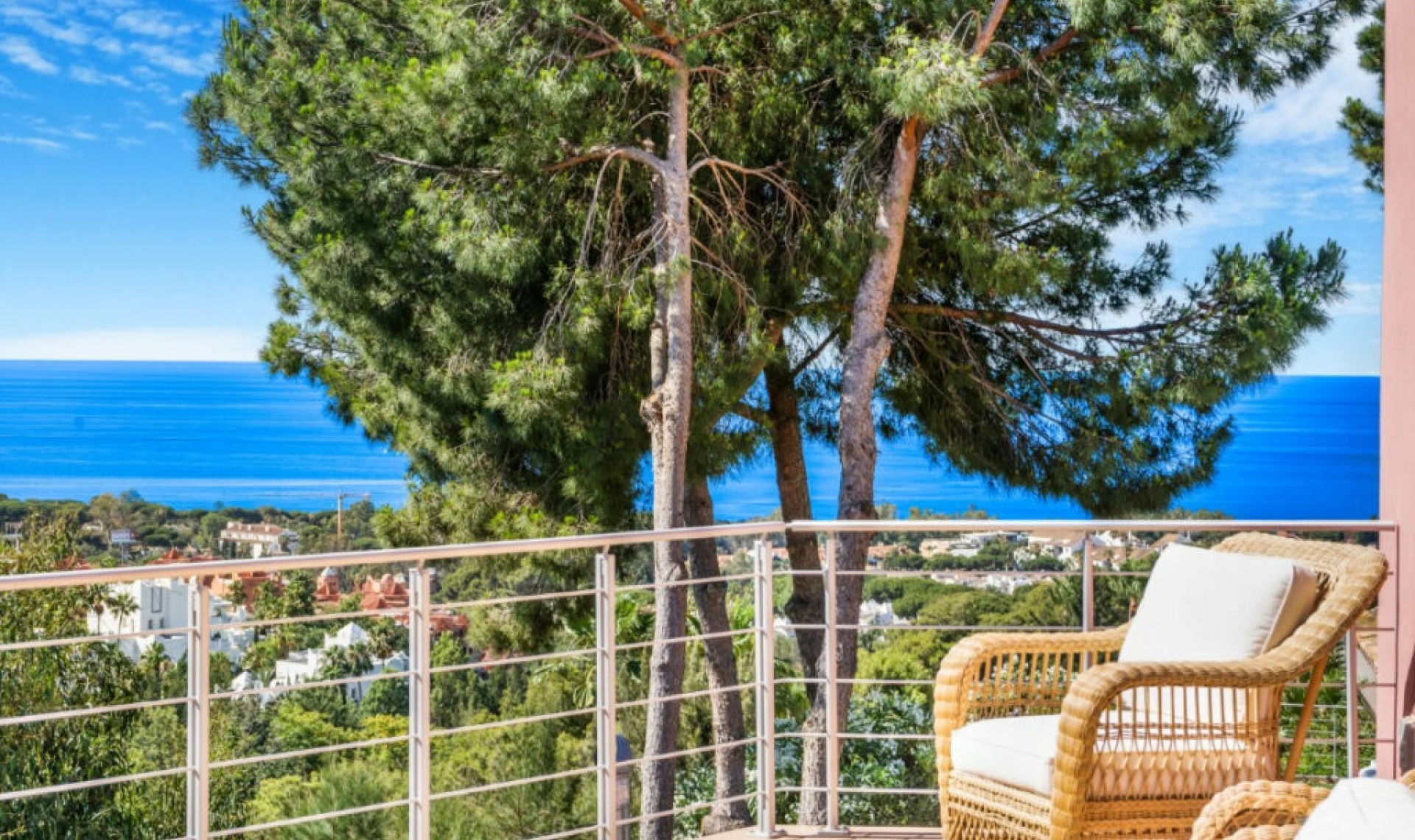 Resale - House -
Hacienda Las Chapas