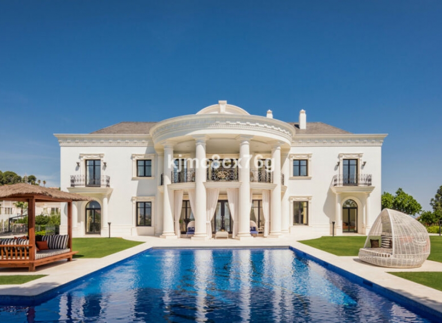 Resale - House -
Hacienda Las Chapas