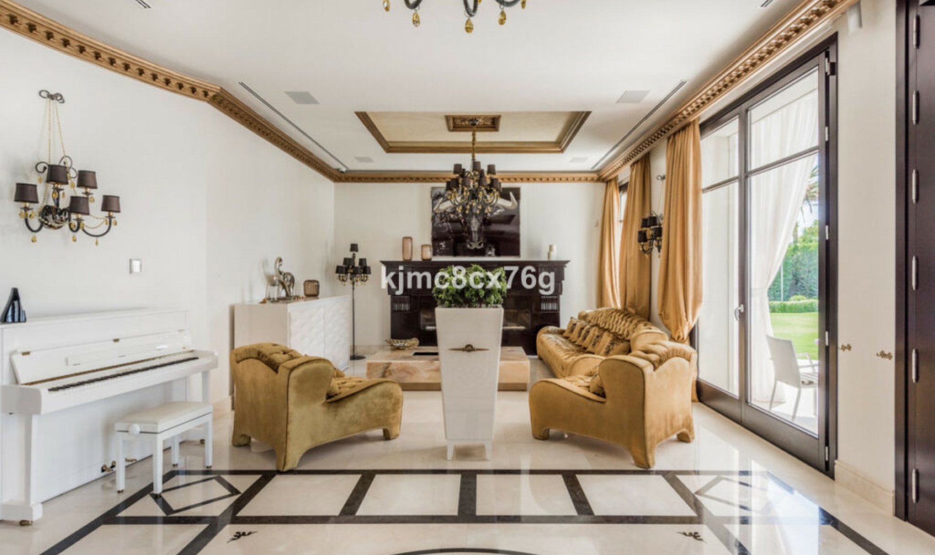 Resale - House -
Hacienda Las Chapas