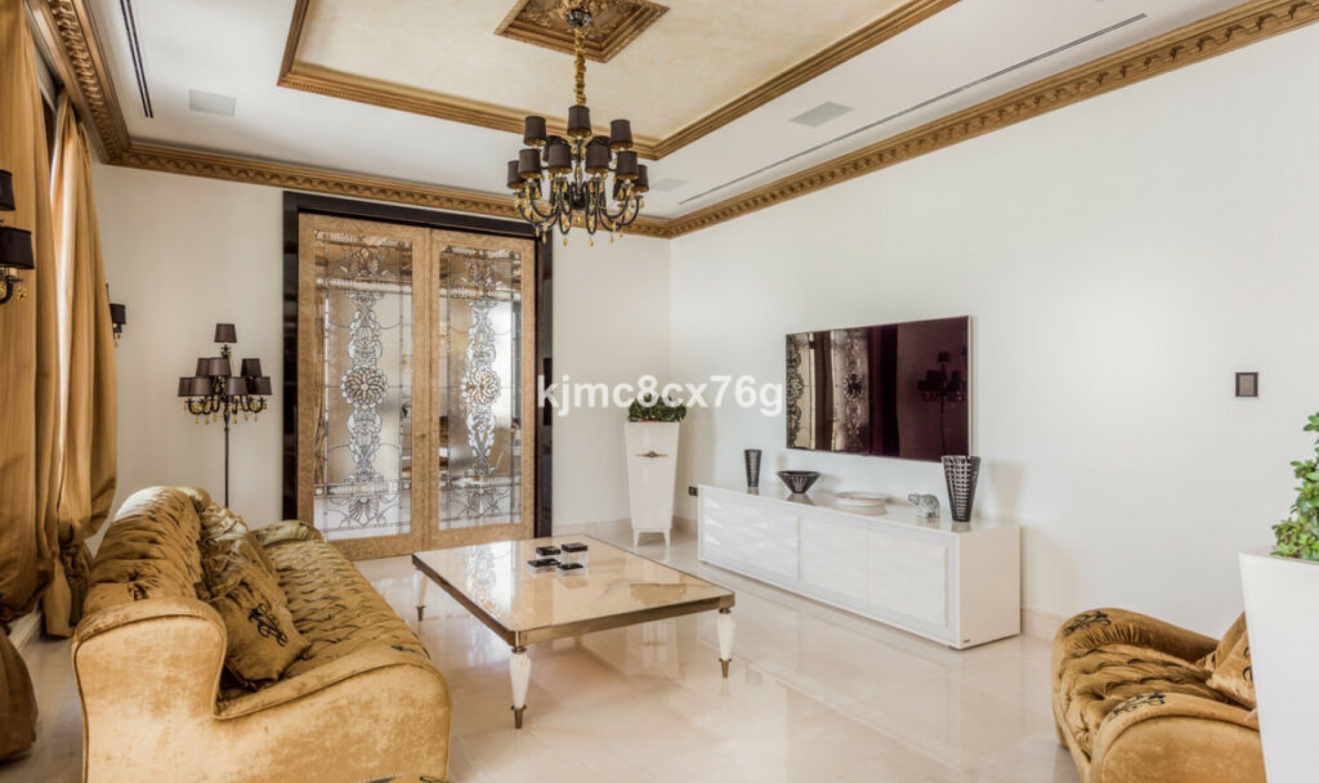 Resale - House -
Hacienda Las Chapas