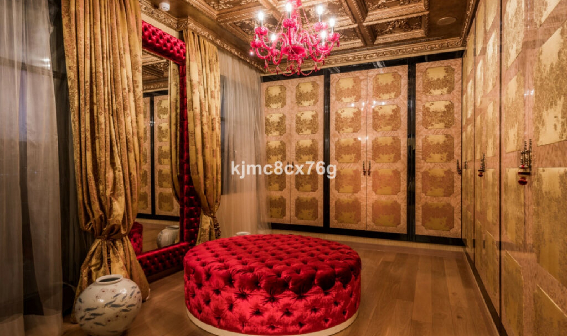 Resale - House -
Hacienda Las Chapas