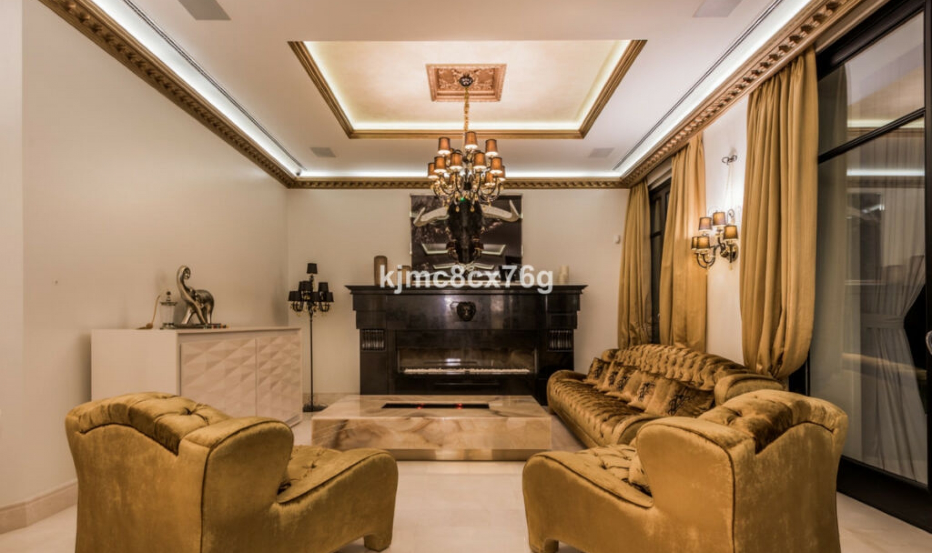 Resale - House -
Hacienda Las Chapas