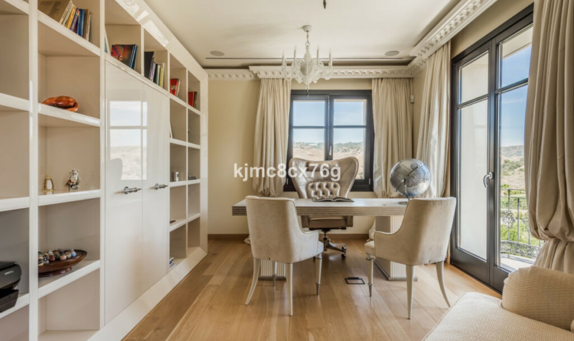 Resale - House -
Hacienda Las Chapas