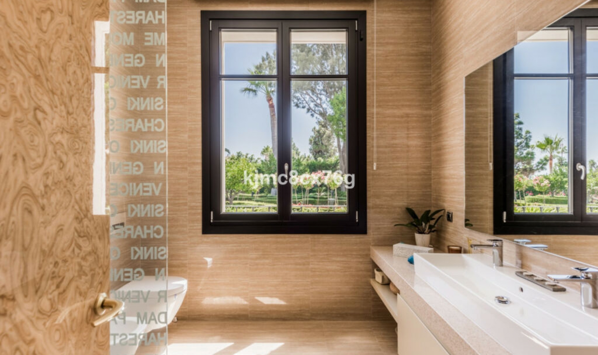 Resale - House -
Hacienda Las Chapas