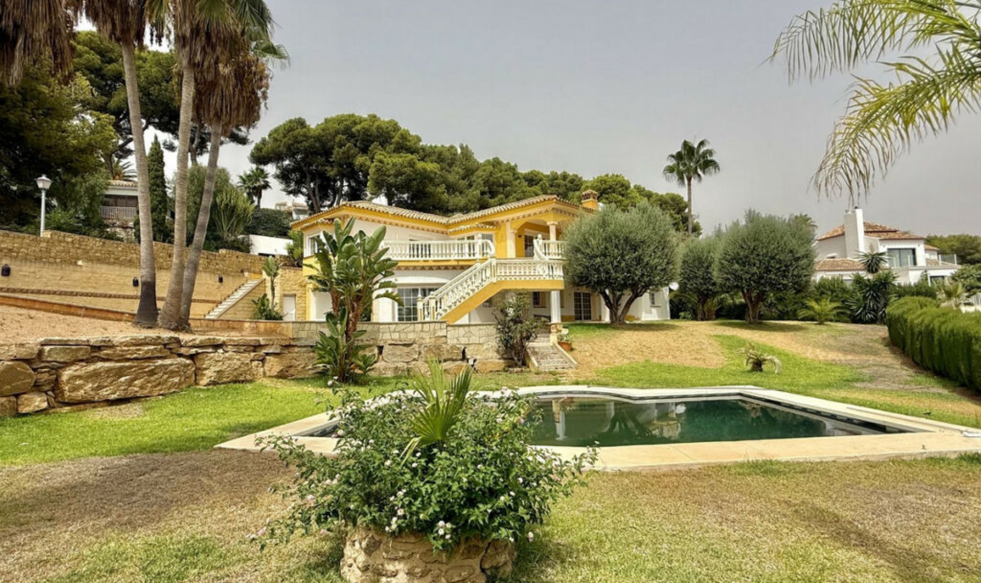 Resale - House -
Hacienda Las Chapas