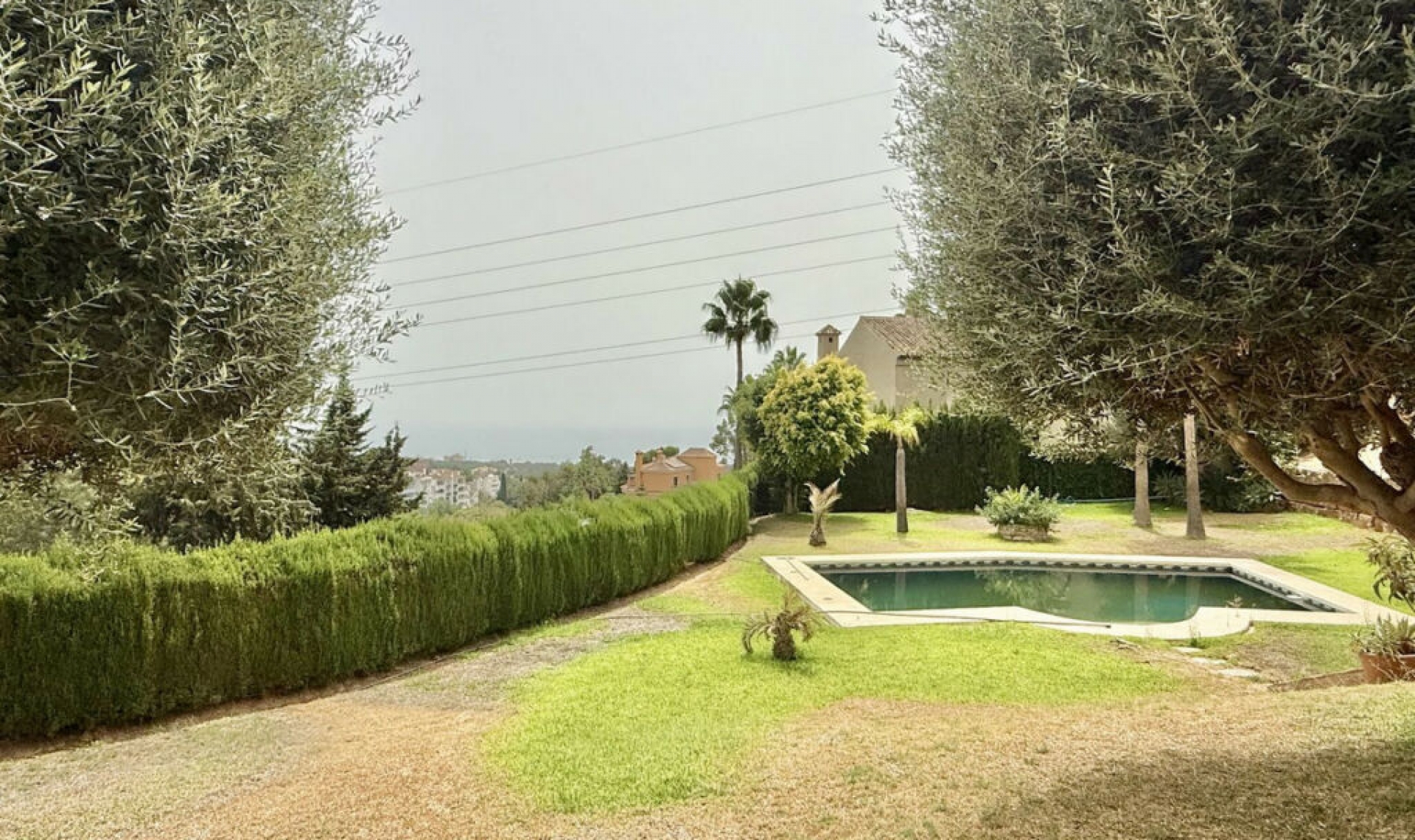 Resale - House -
Hacienda Las Chapas