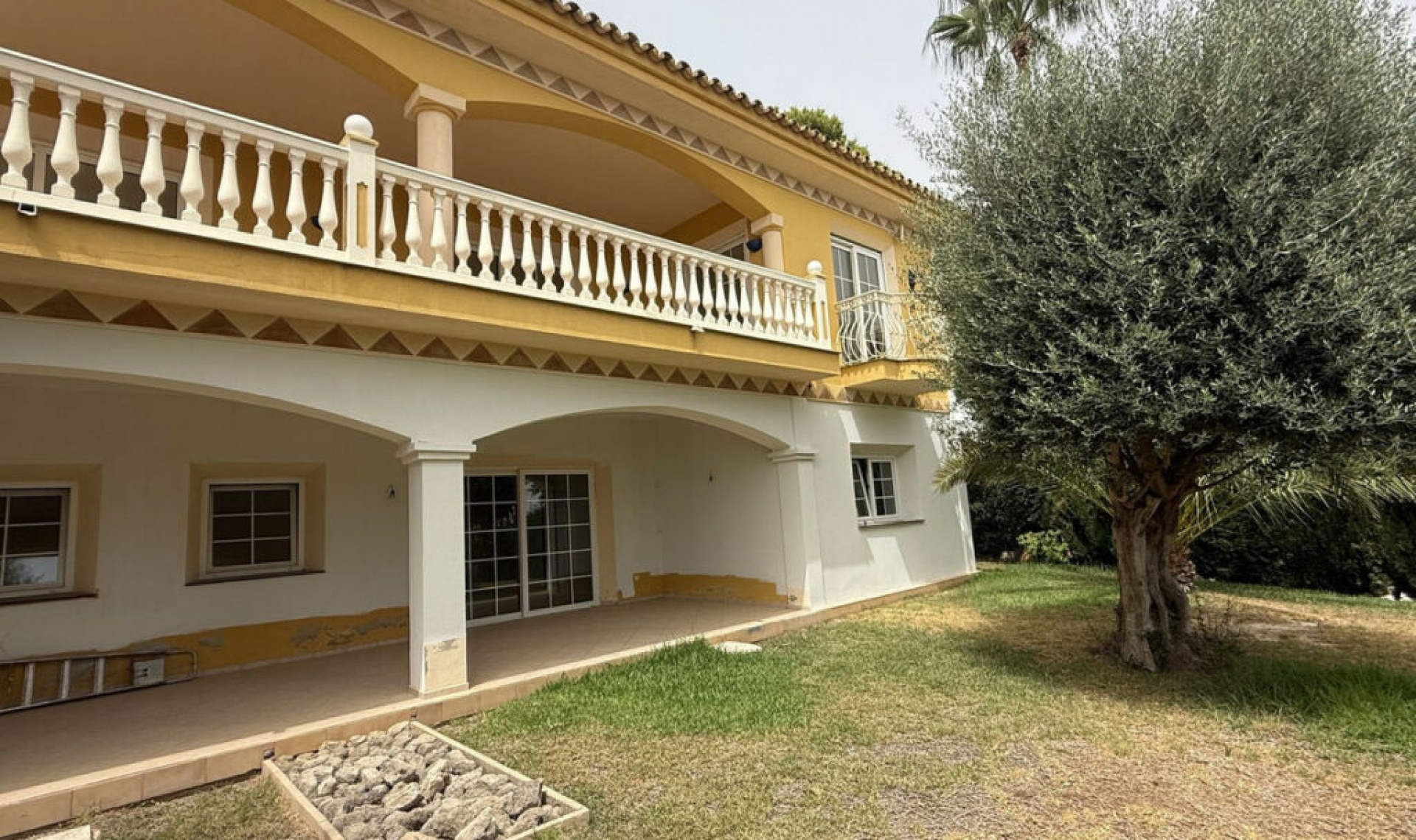 Resale - House -
Hacienda Las Chapas