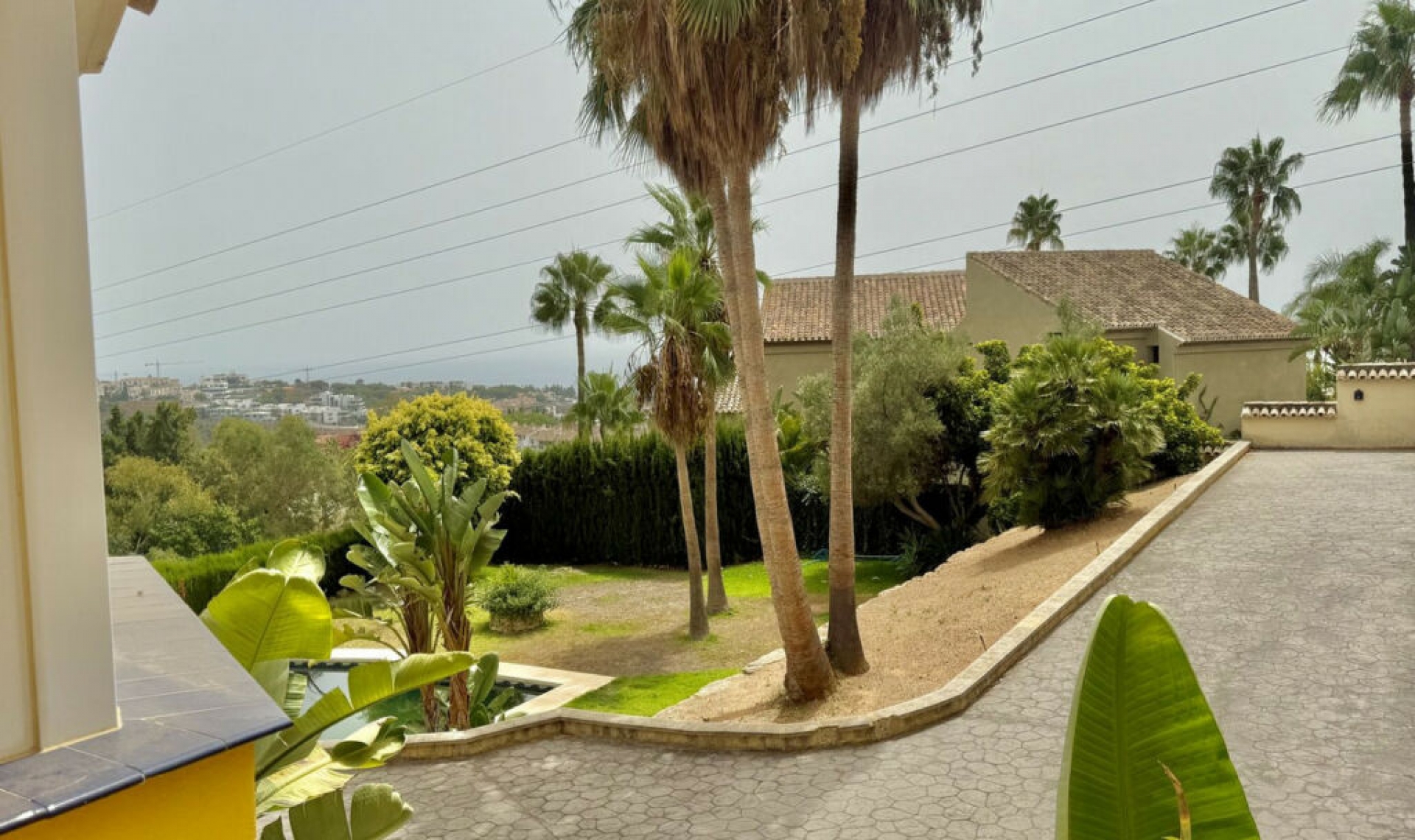 Resale - House -
Hacienda Las Chapas