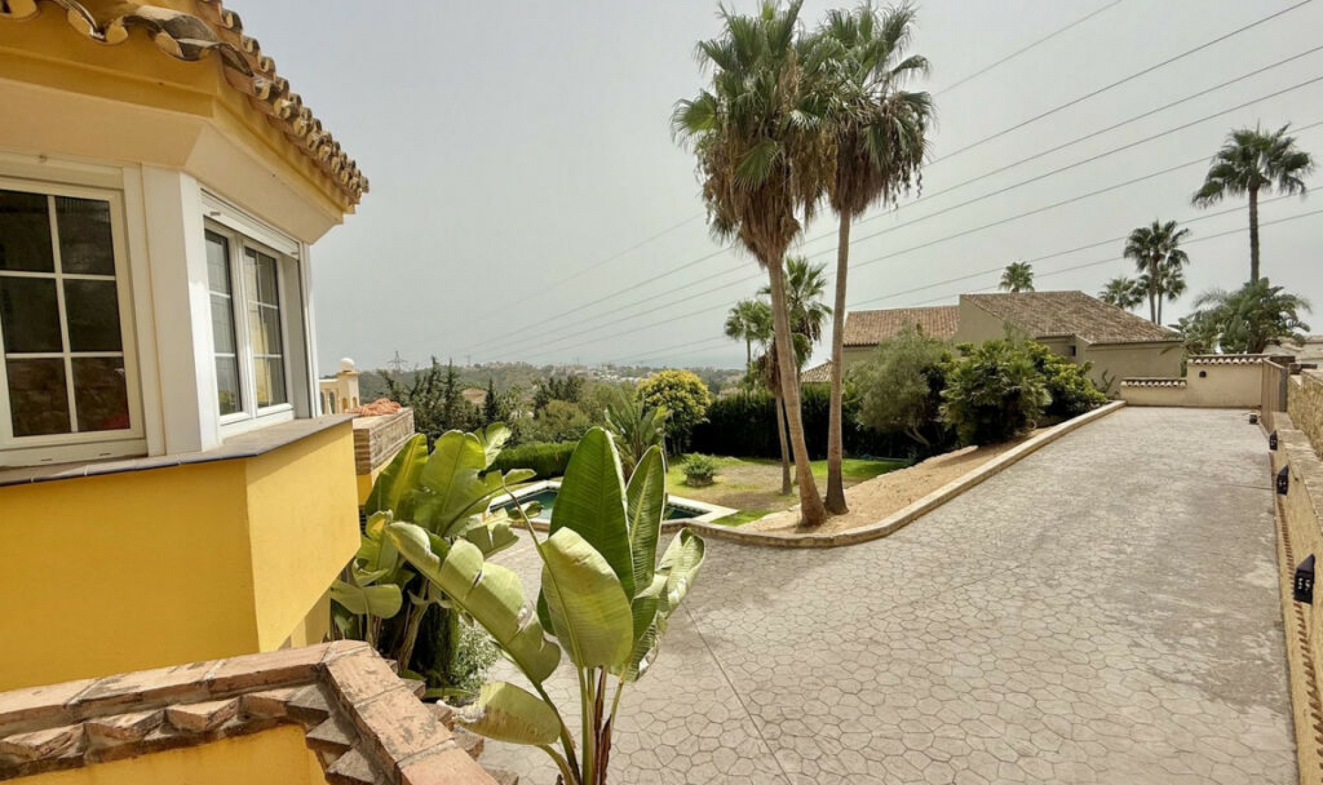 Resale - House -
Hacienda Las Chapas