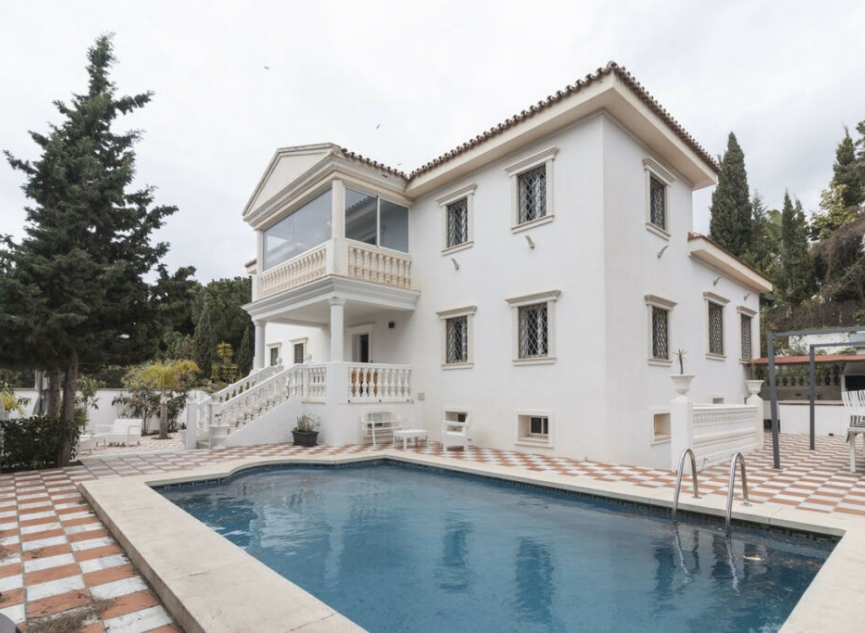 Resale - House -
Hacienda Las Chapas