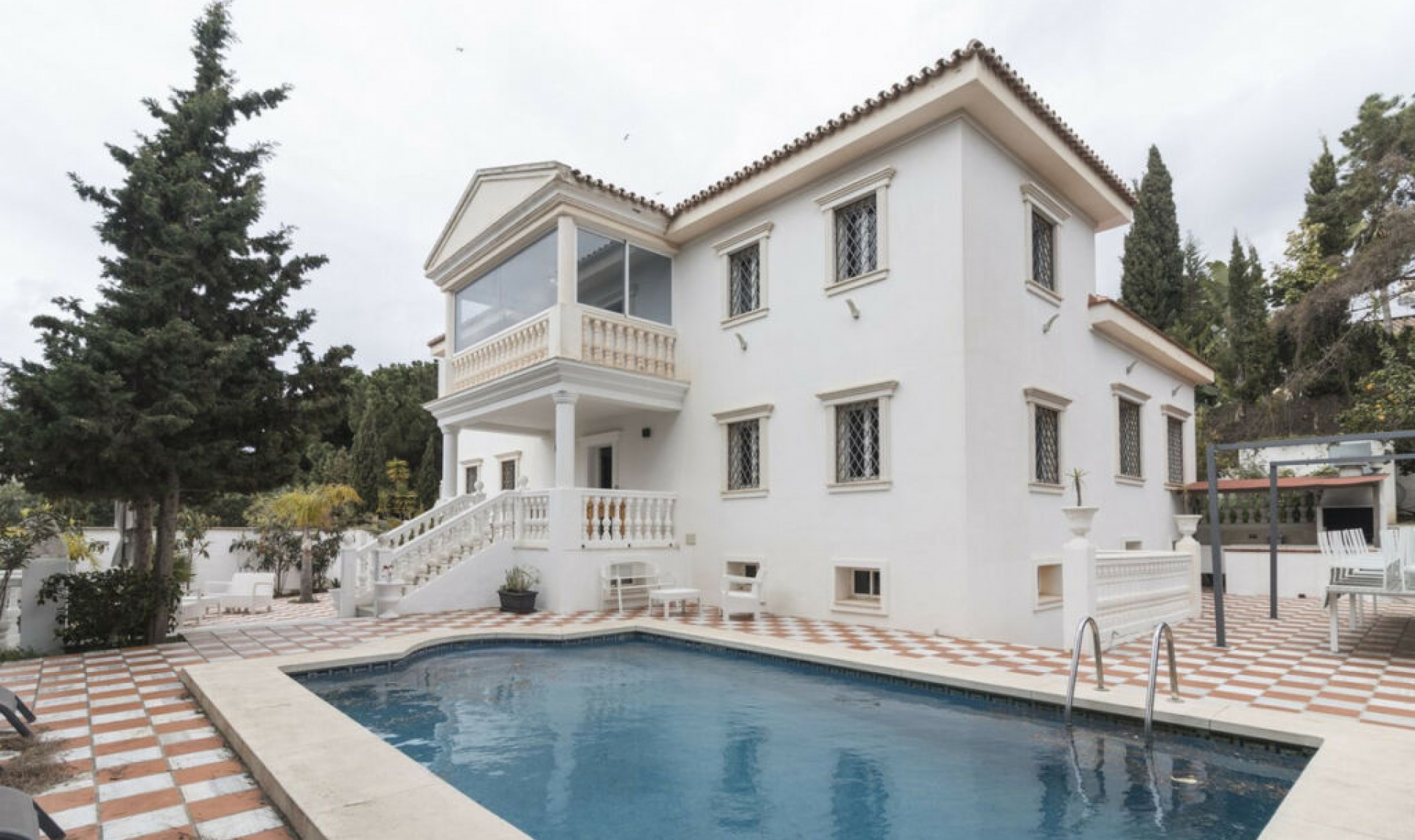 Resale - House -
Hacienda Las Chapas