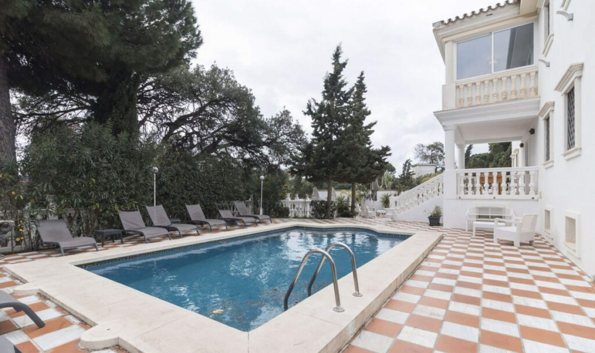 Resale - House -
Hacienda Las Chapas