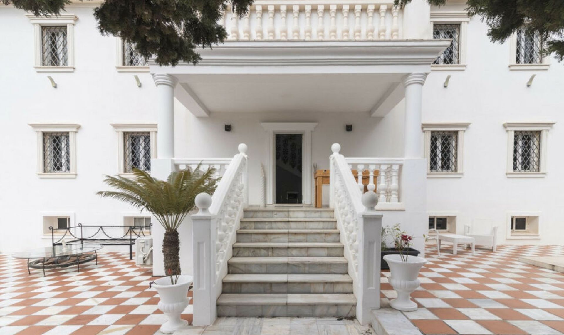 Resale - House -
Hacienda Las Chapas