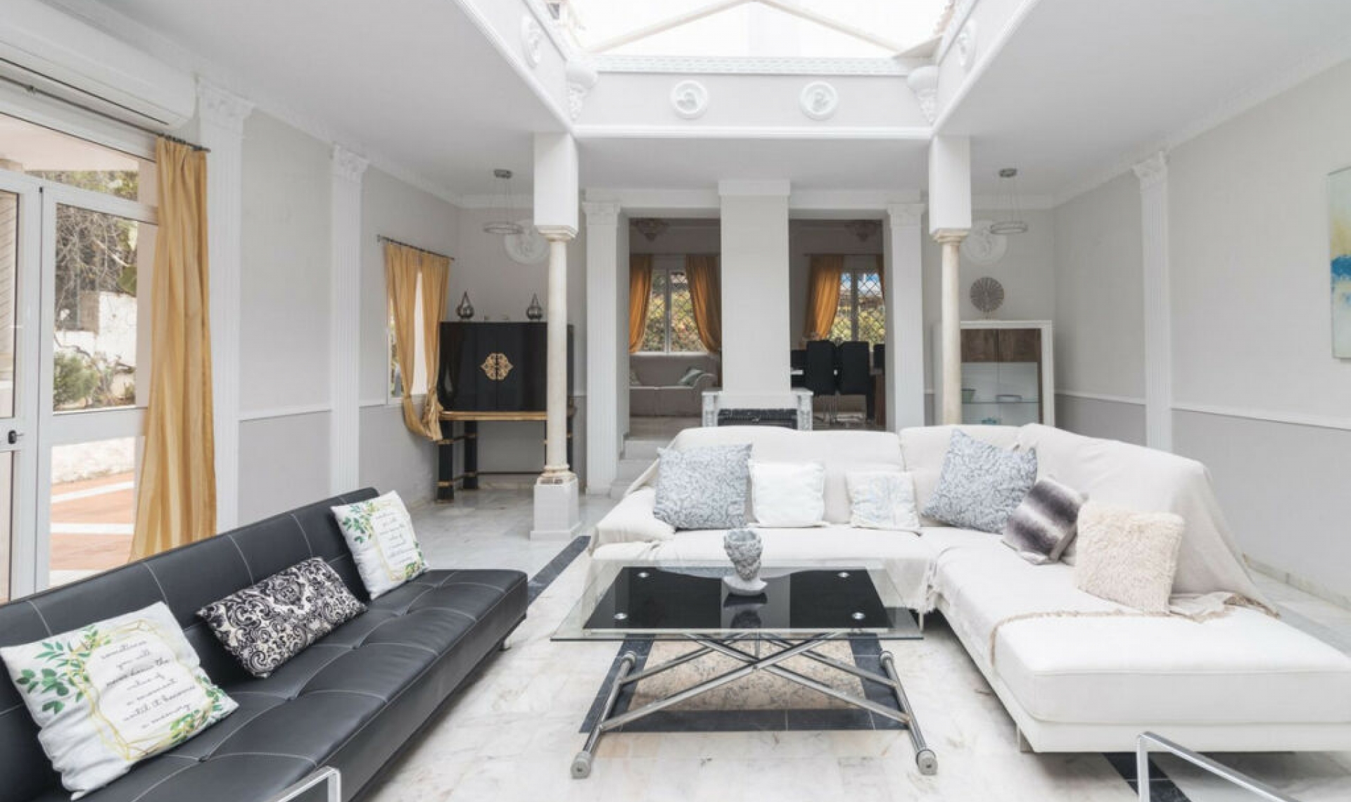 Resale - House -
Hacienda Las Chapas