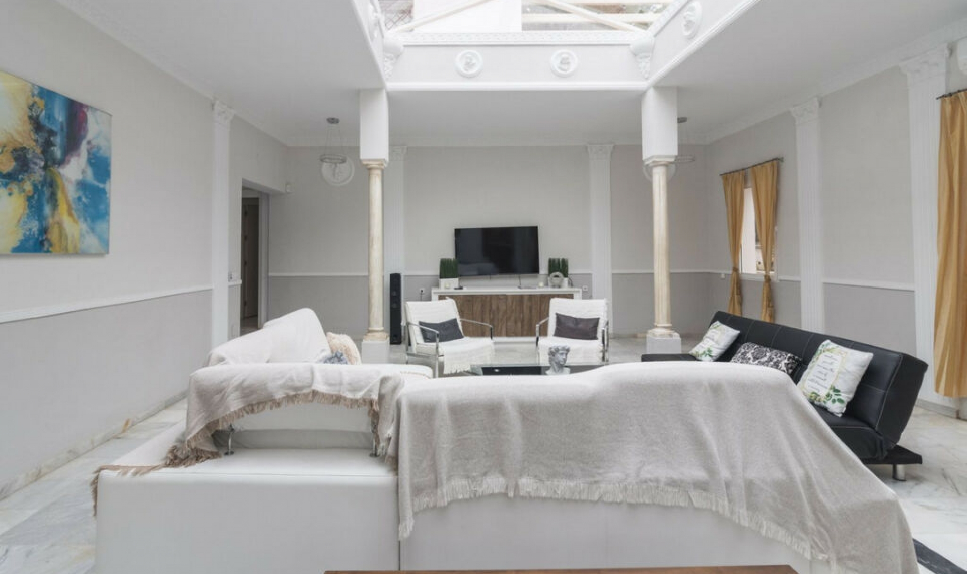 Resale - House -
Hacienda Las Chapas