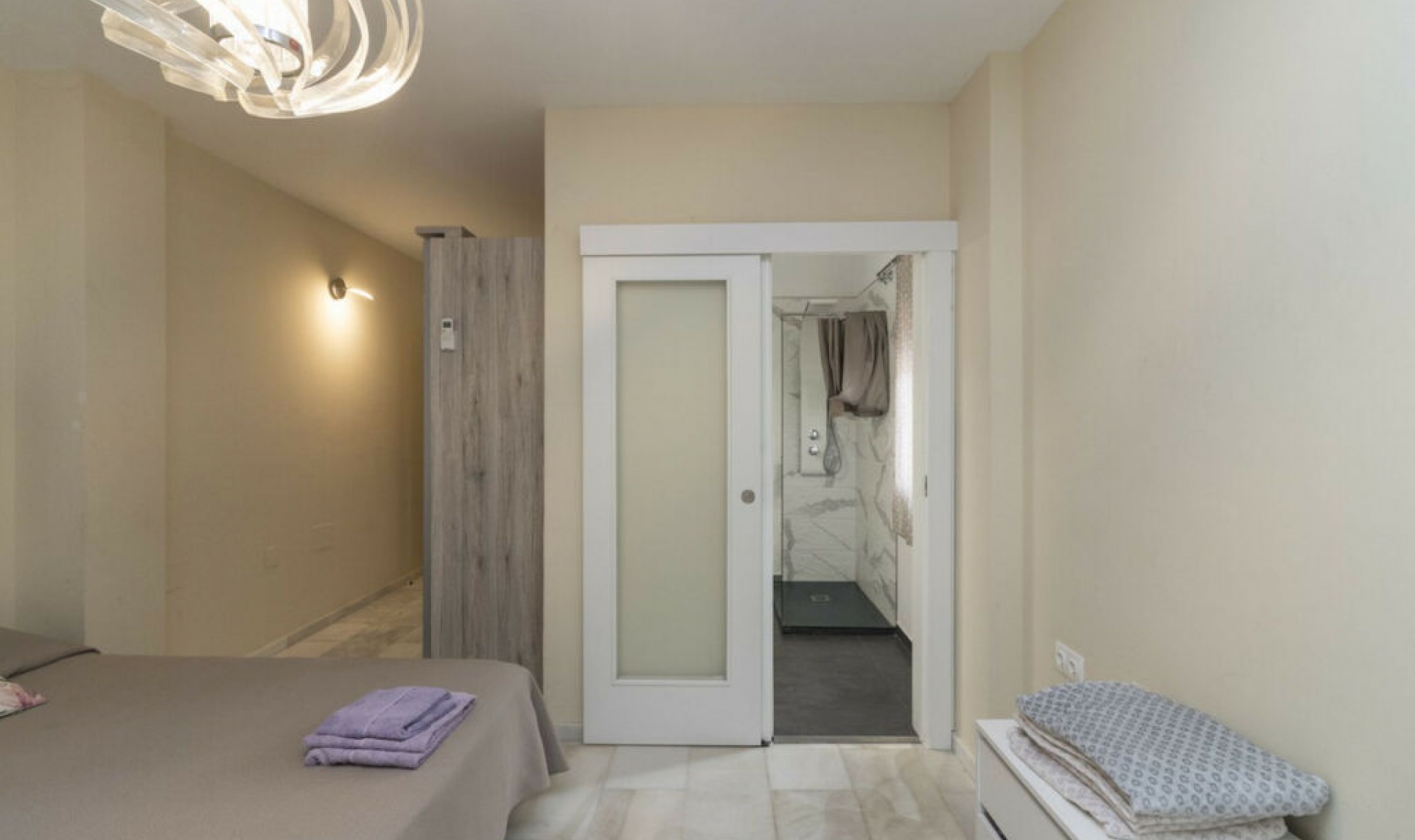 Resale - House -
Hacienda Las Chapas