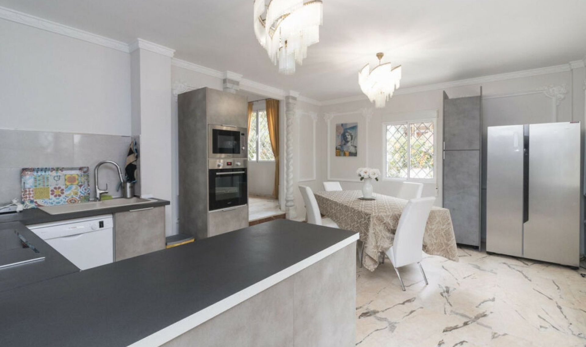 Resale - House -
Hacienda Las Chapas