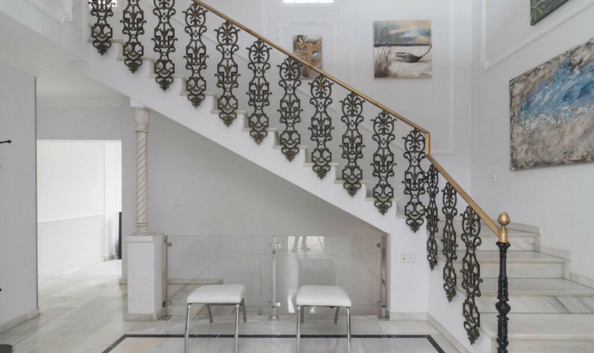 Resale - House -
Hacienda Las Chapas