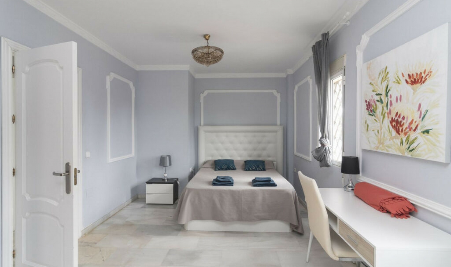 Resale - House -
Hacienda Las Chapas