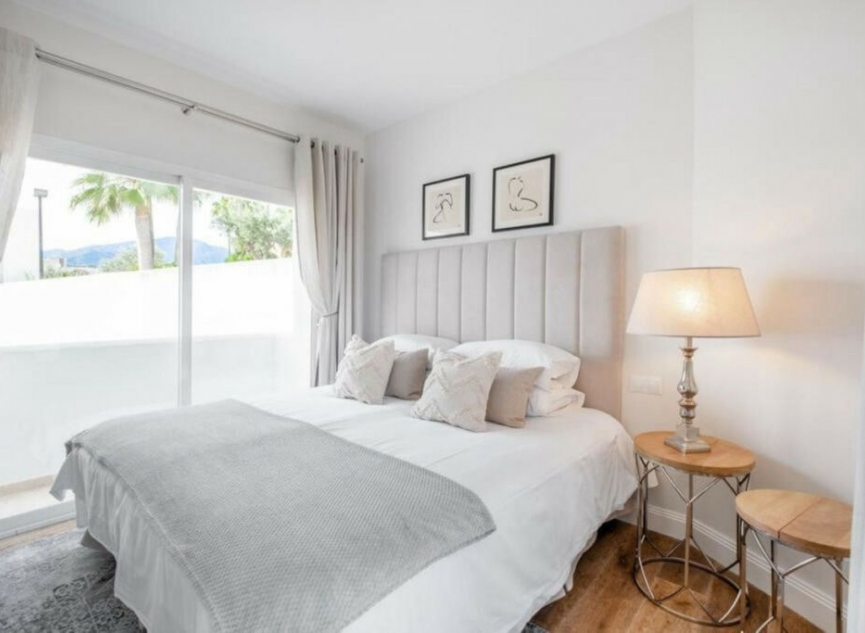 Resale - House -
Istán