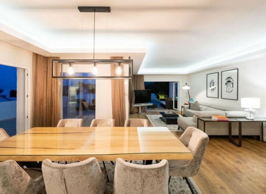 Resale - House -
Istán