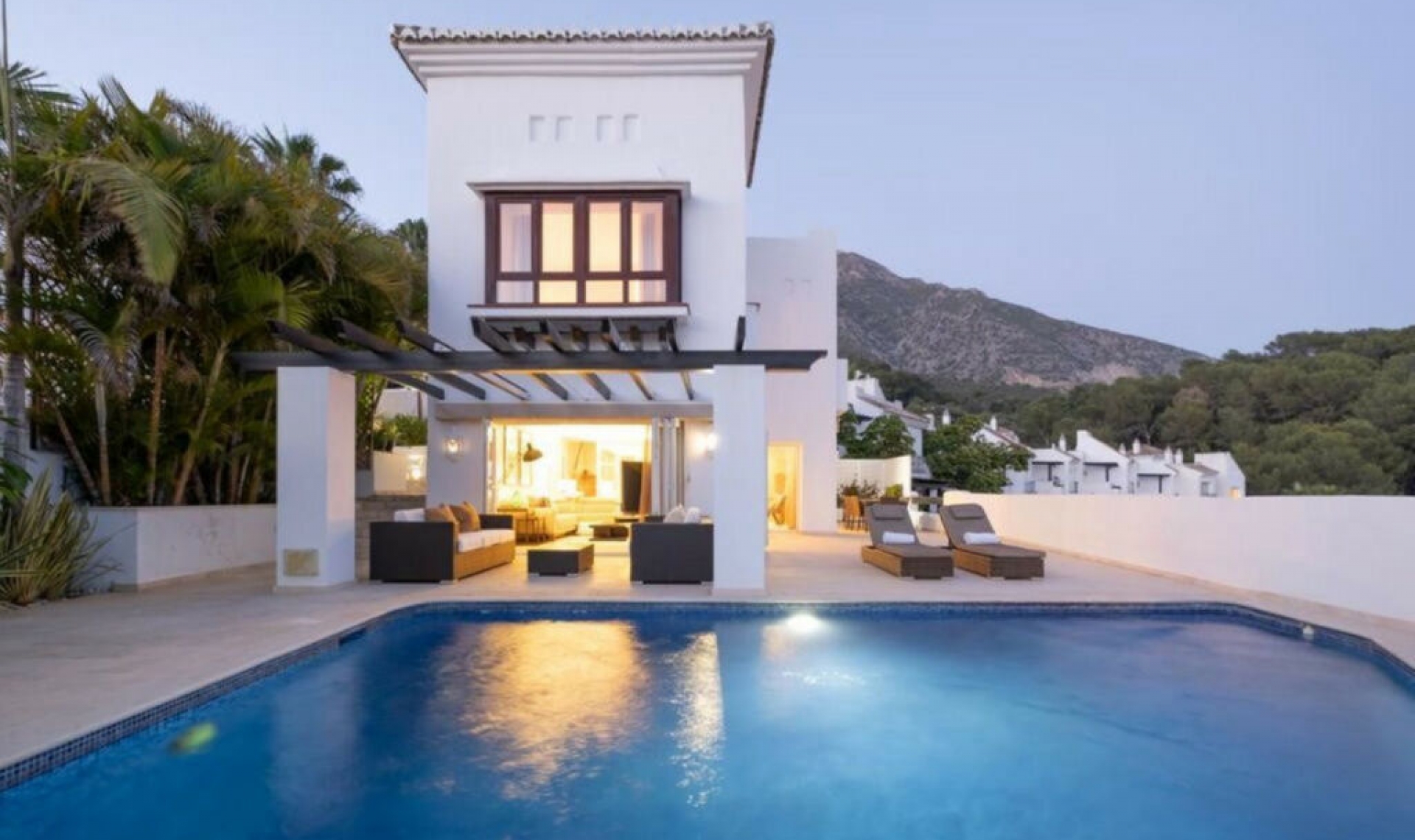 Resale - House -
Istán