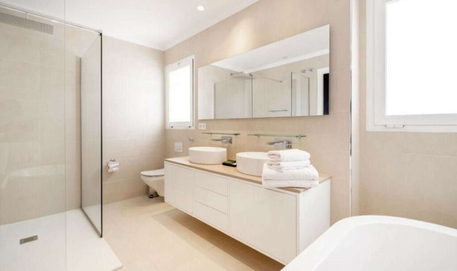 Resale - House -
Istán