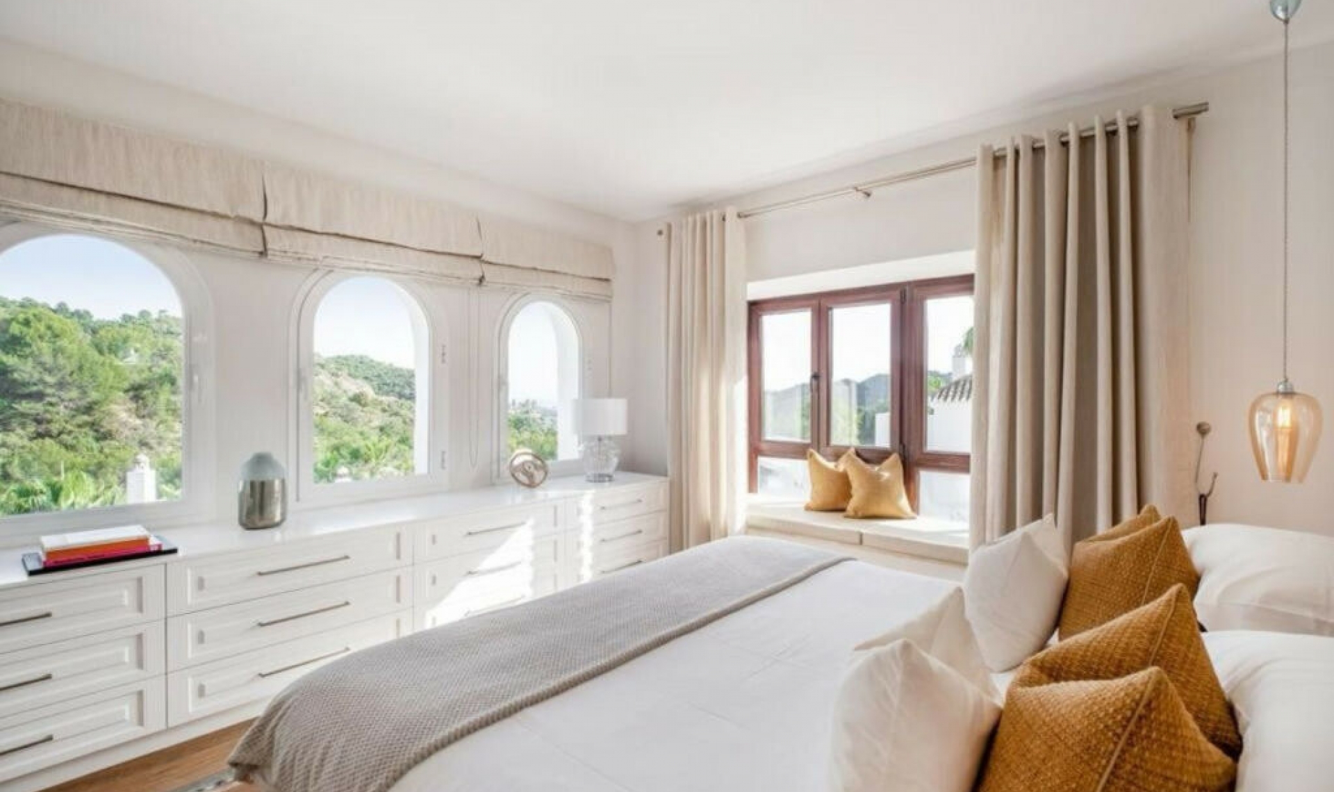 Resale - House -
Istán