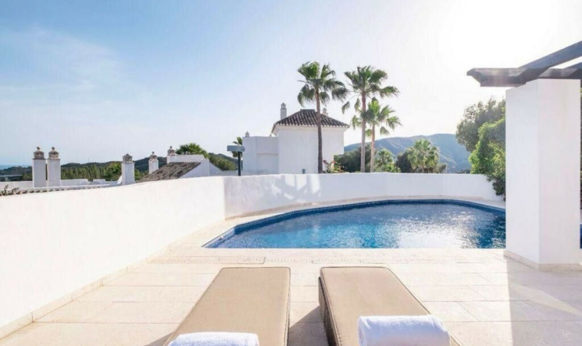 Resale - House -
Istán