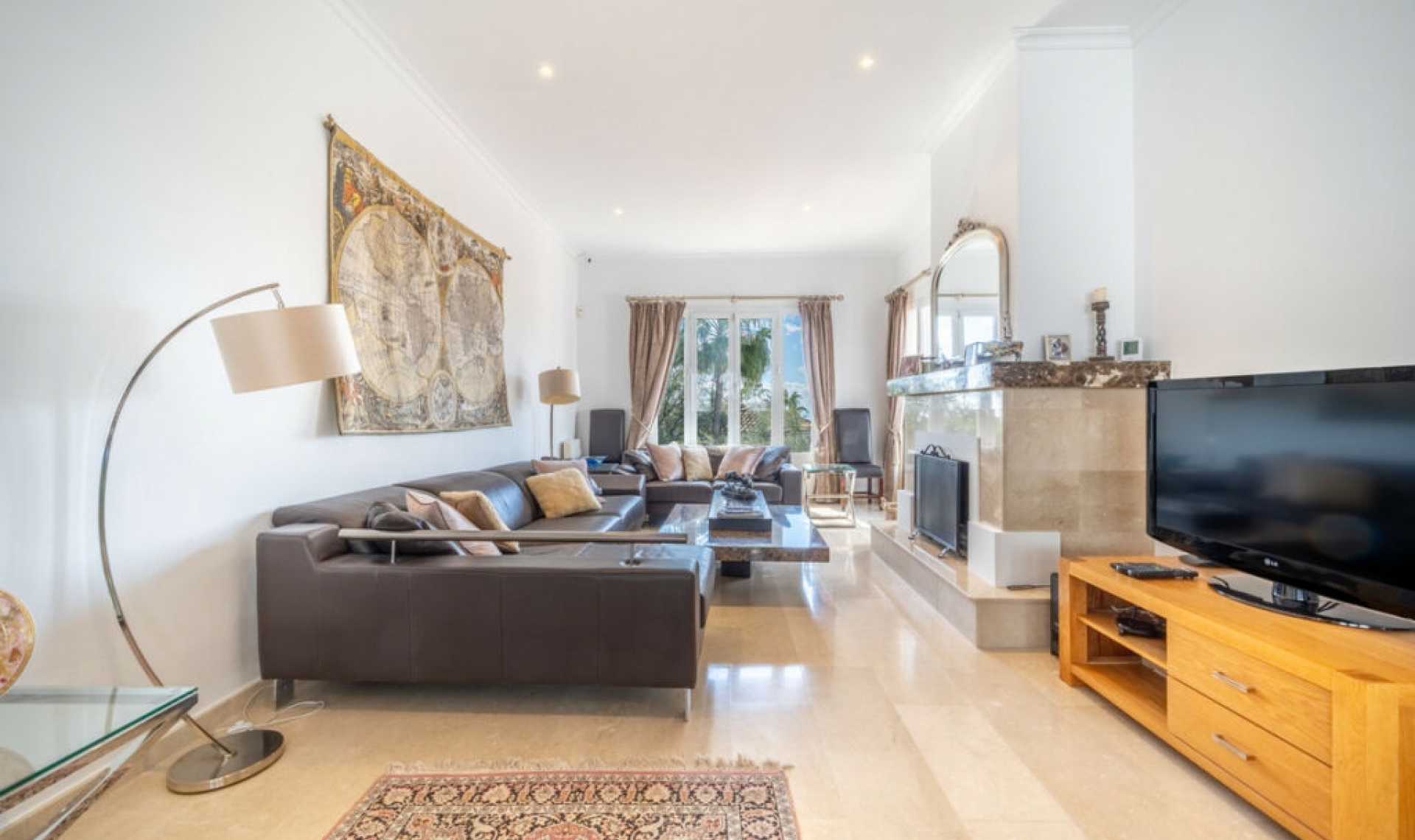 Resale - House -
Istán