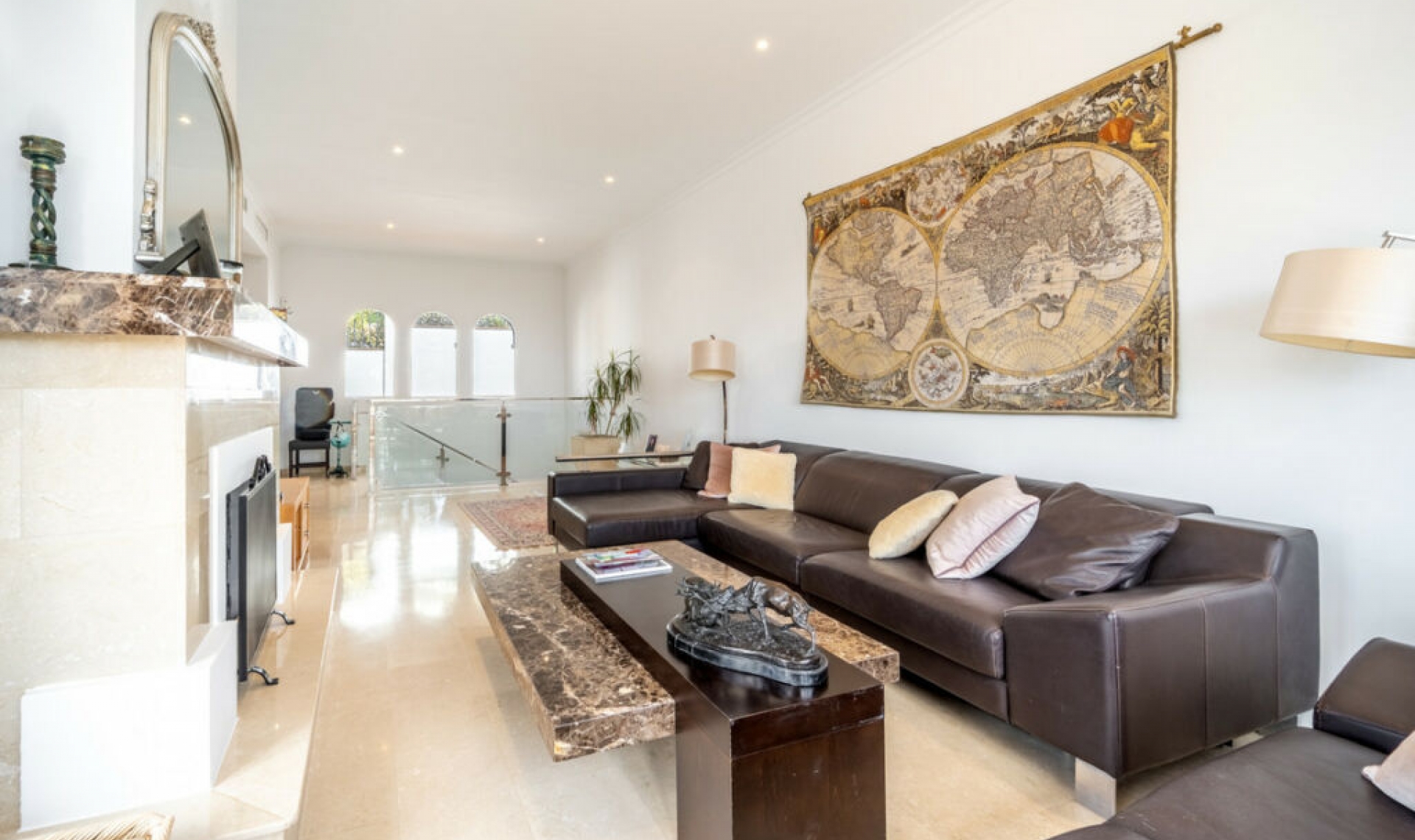 Resale - House -
Istán
