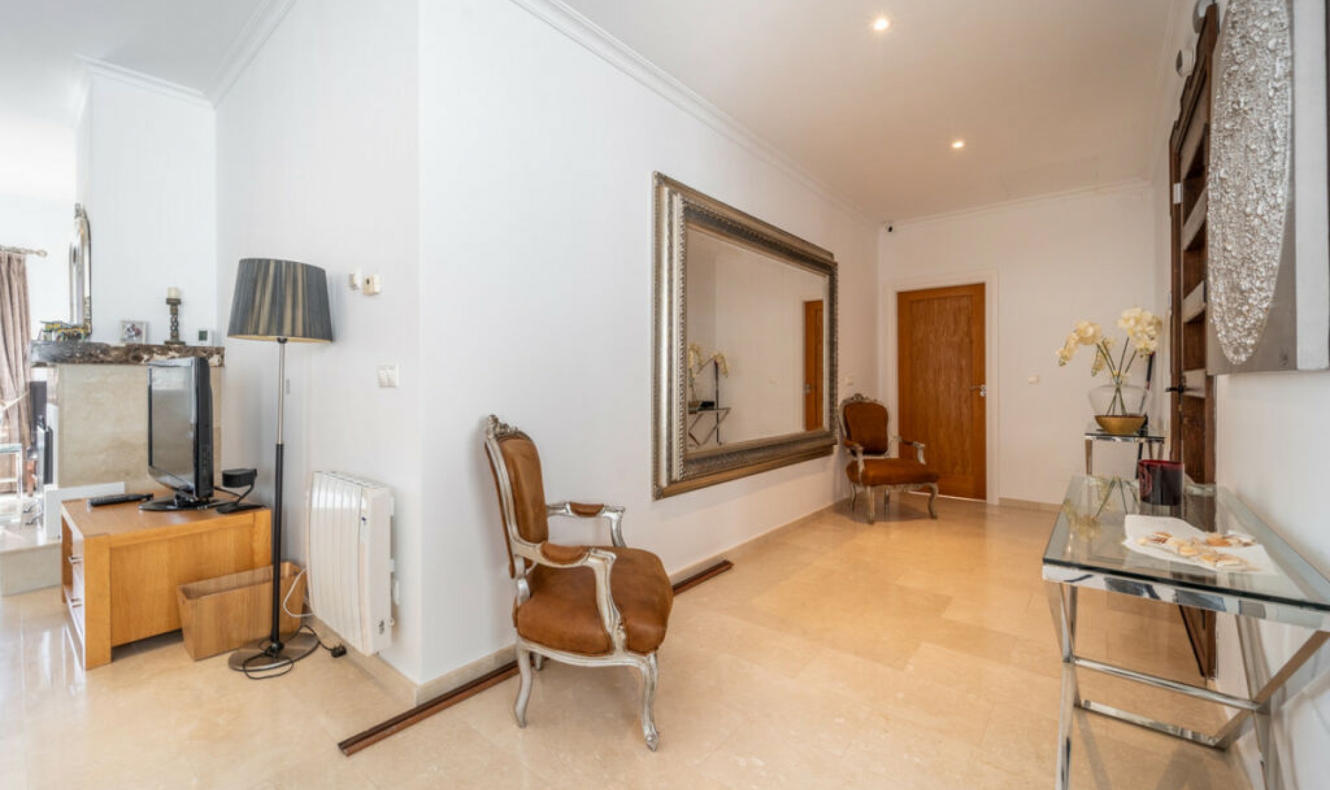 Resale - House -
Istán