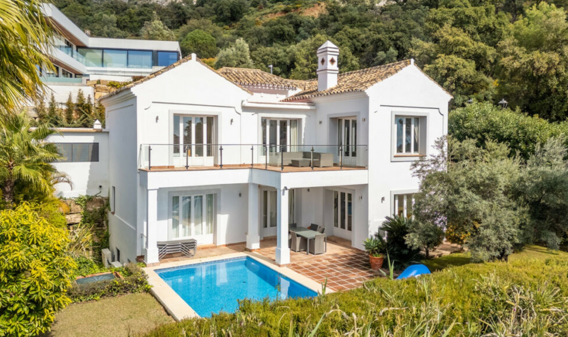 Resale - House -
Istán