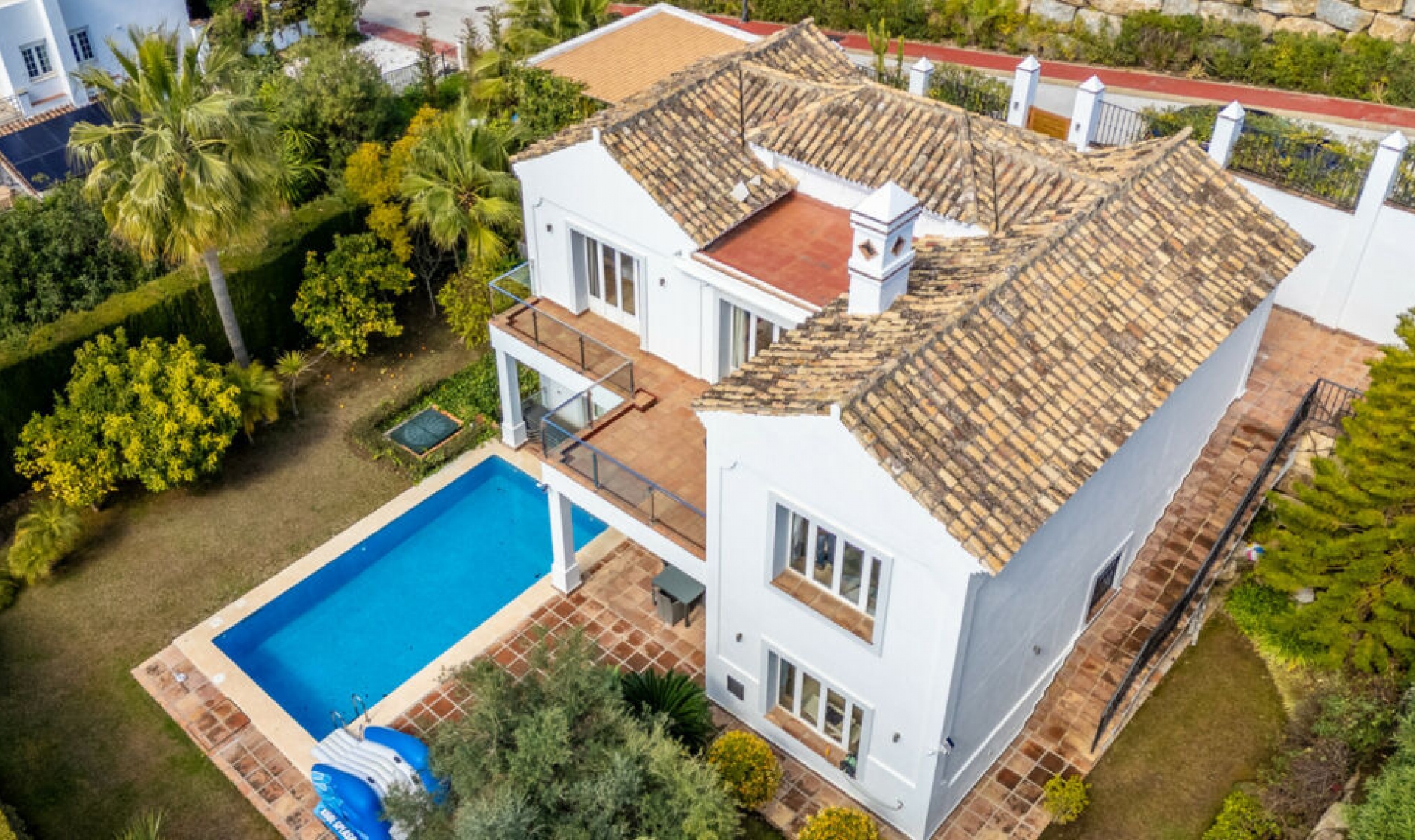 Resale - House -
Istán