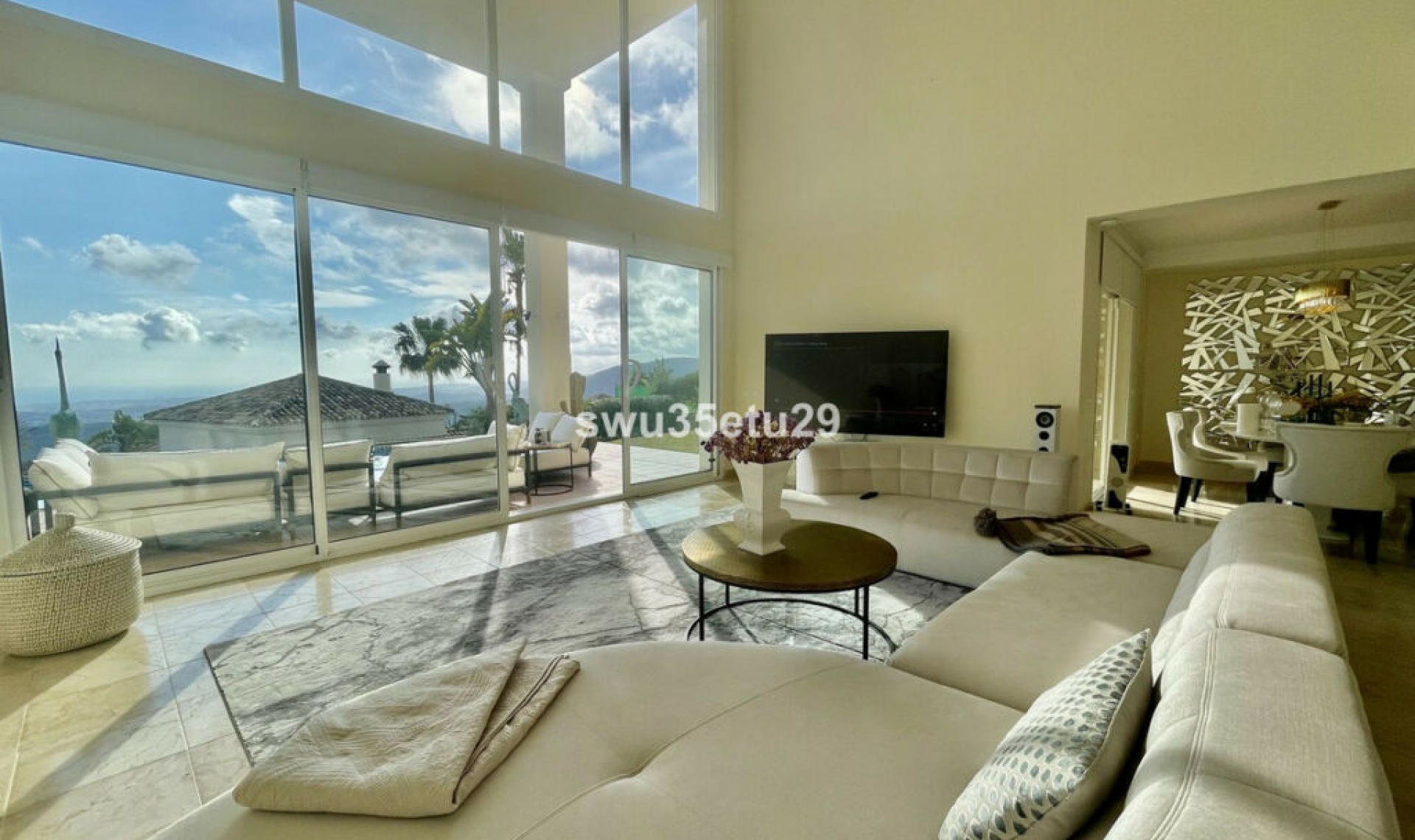 Resale - House -
Istán