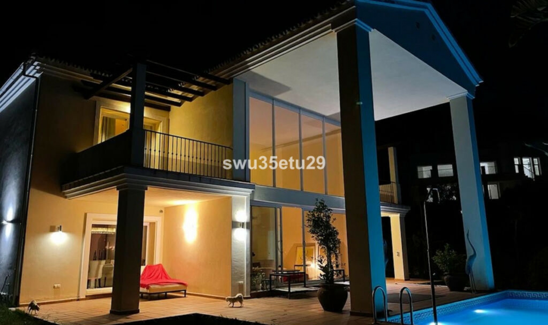 Resale - House -
Istán