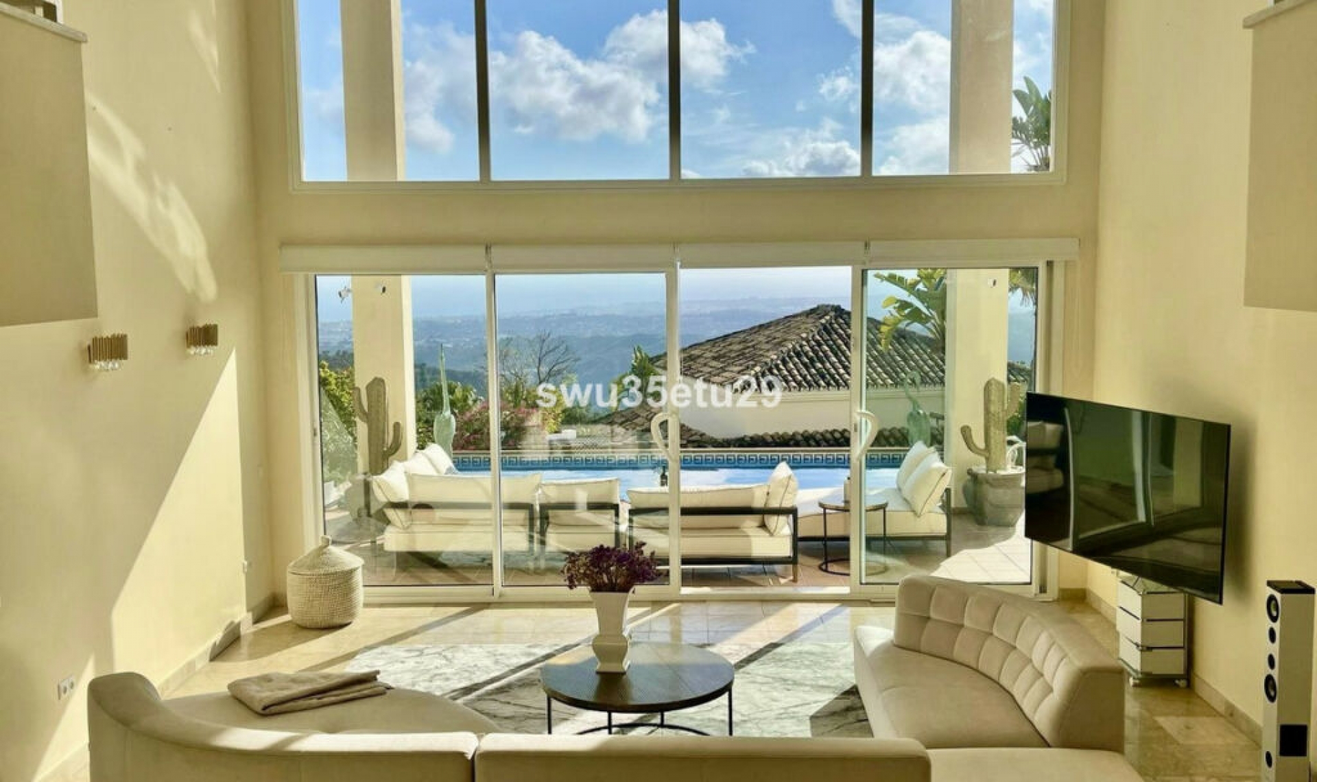 Resale - House -
Istán