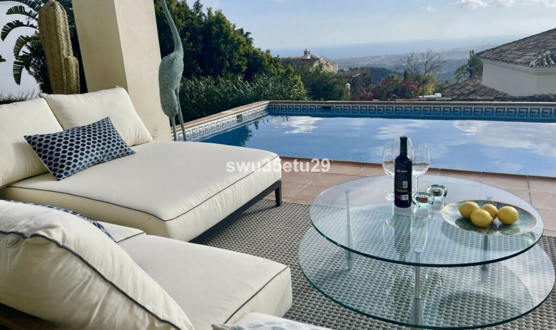 Resale - House -
Istán