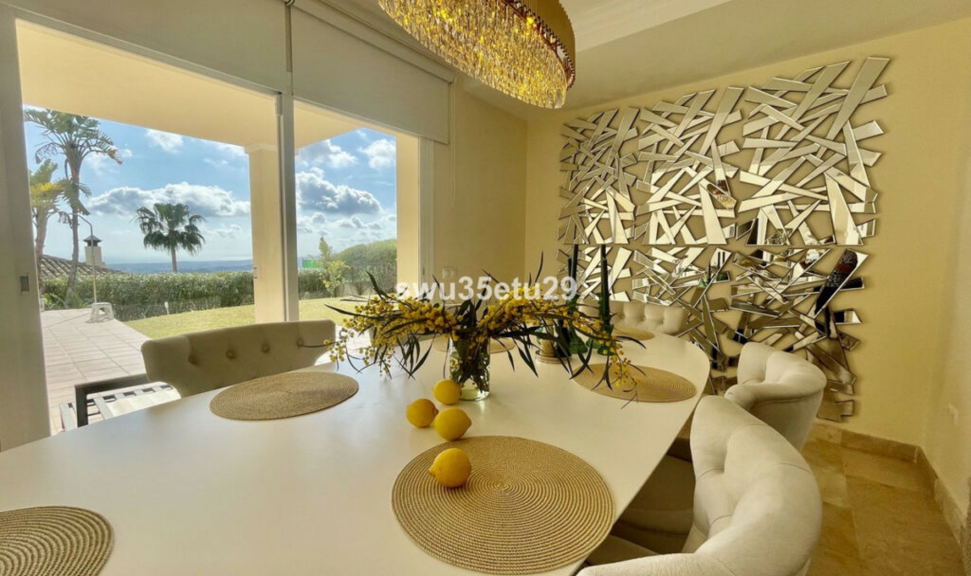 Resale - House -
Istán