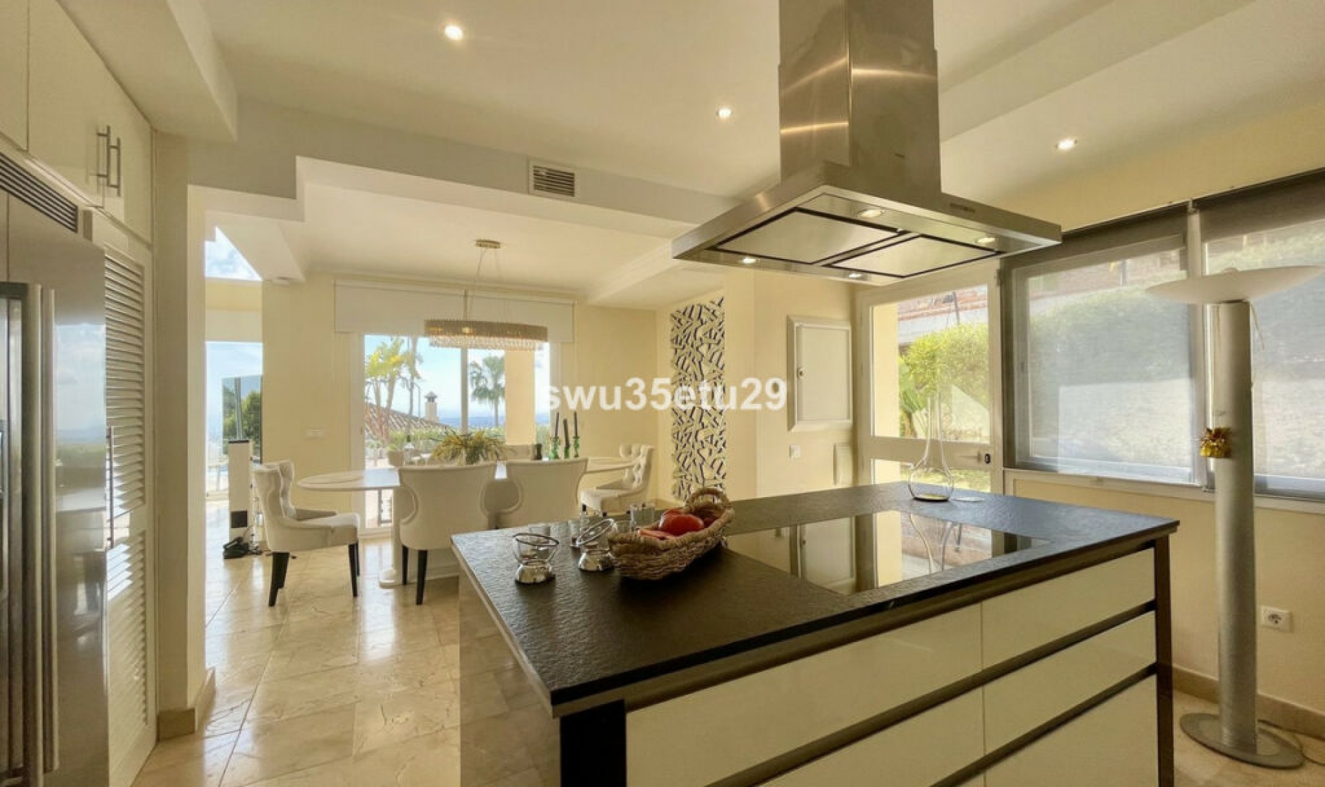 Resale - House -
Istán