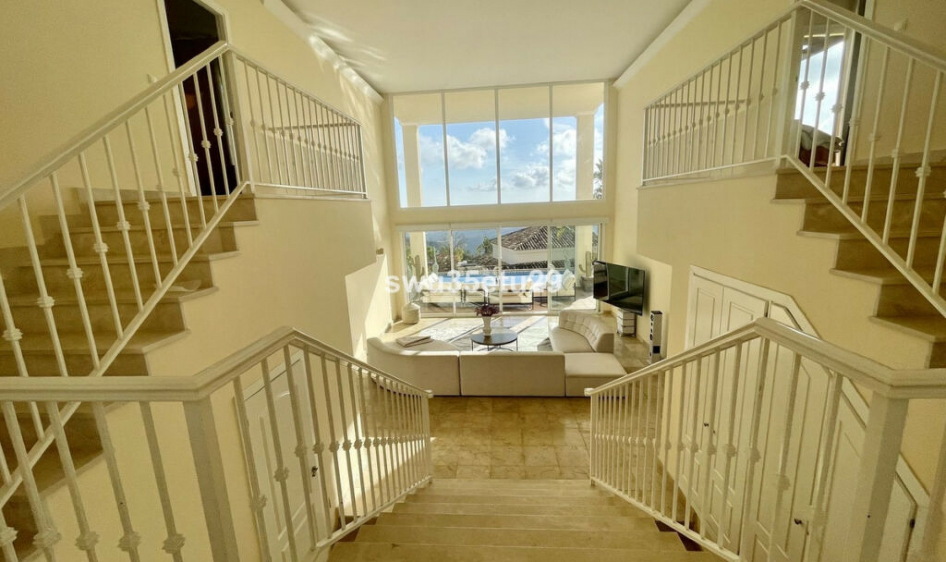 Resale - House -
Istán