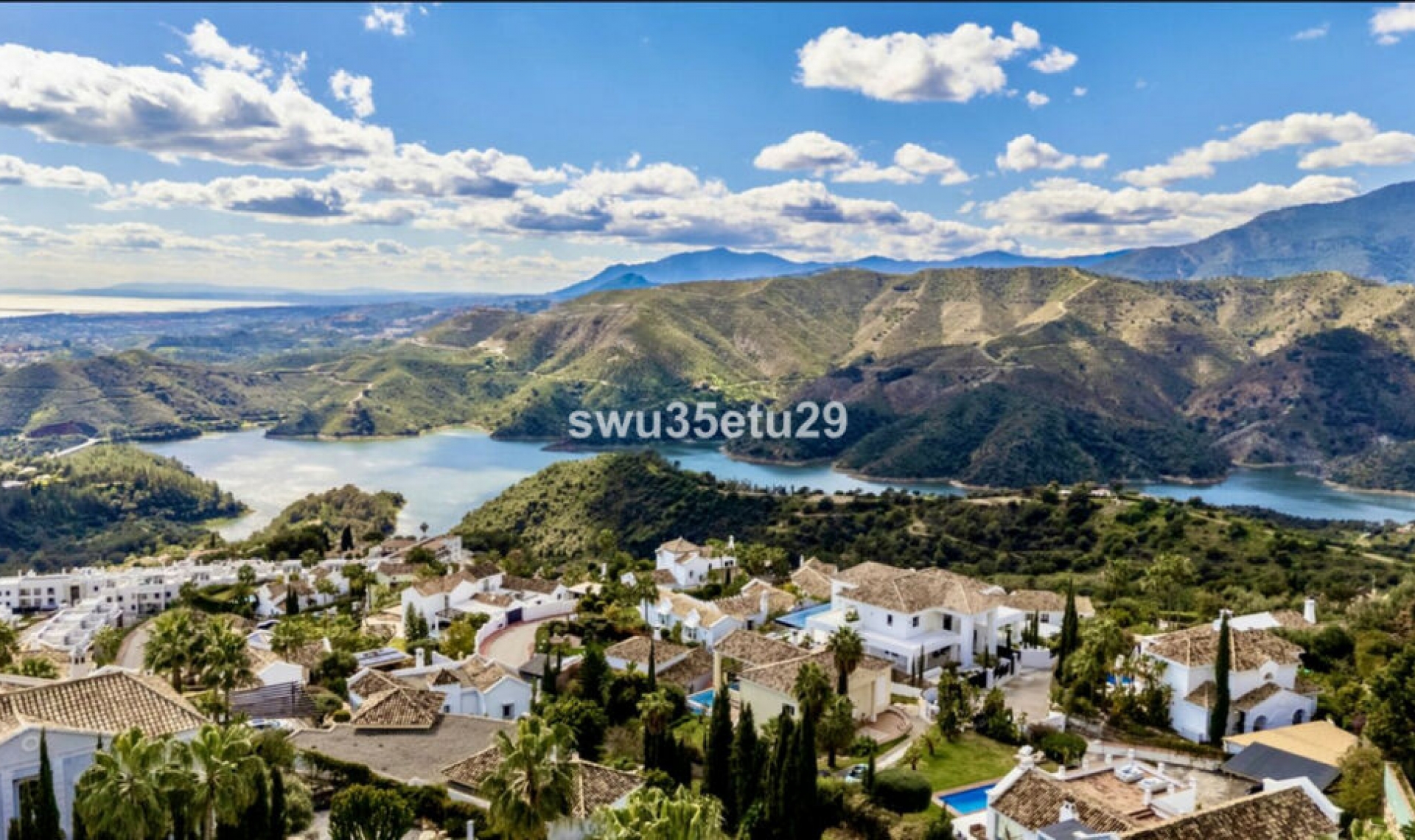 Resale - House -
Istán