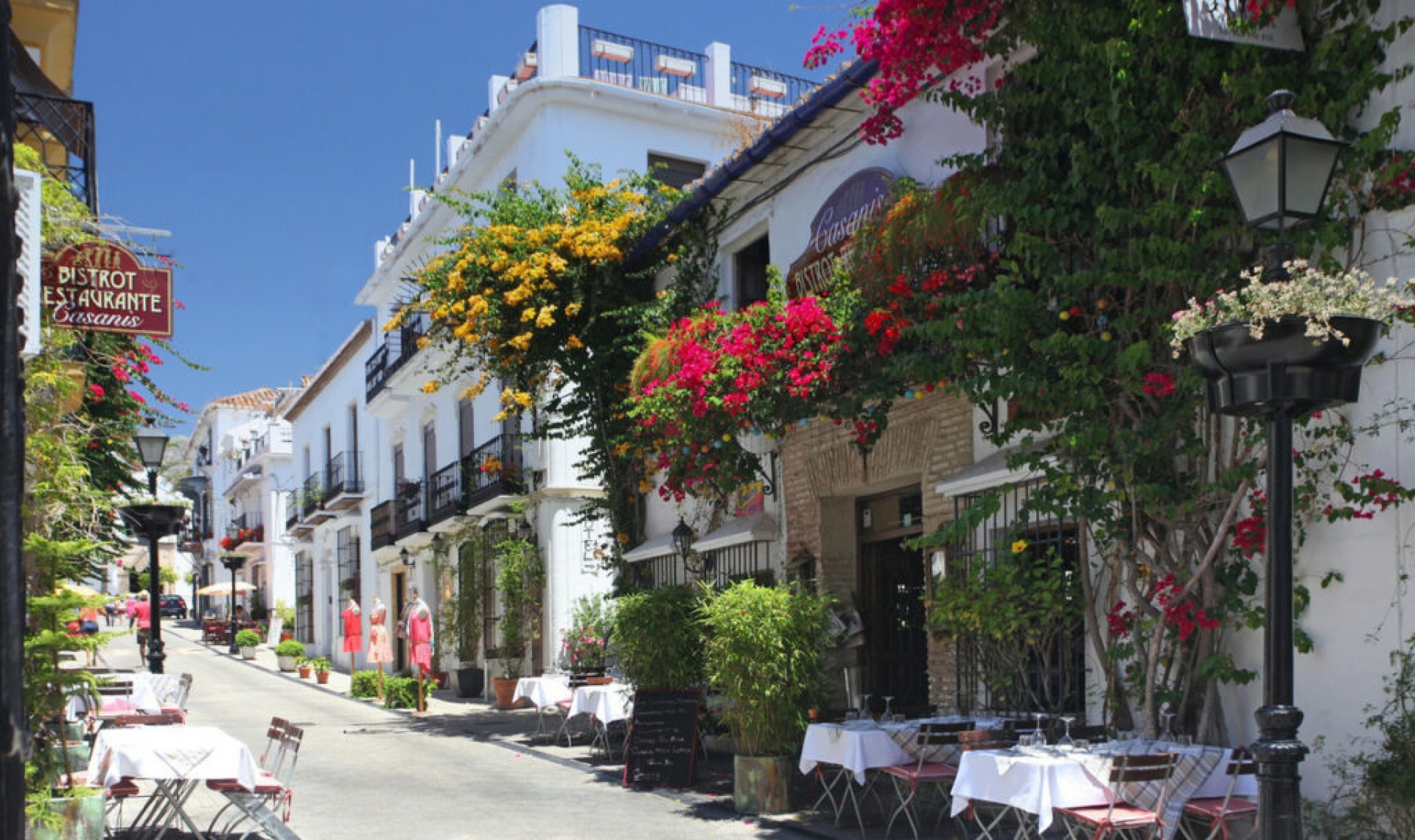 Resale - House -
Istán