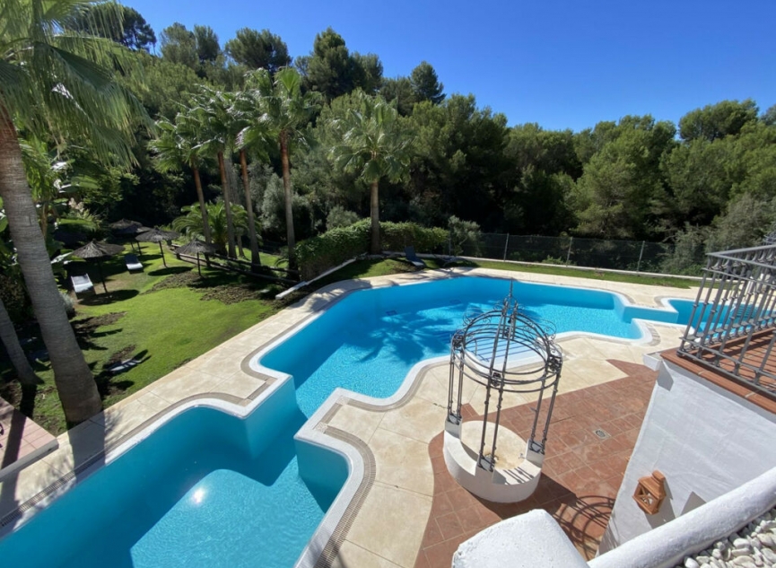 Resale - House -
Istán