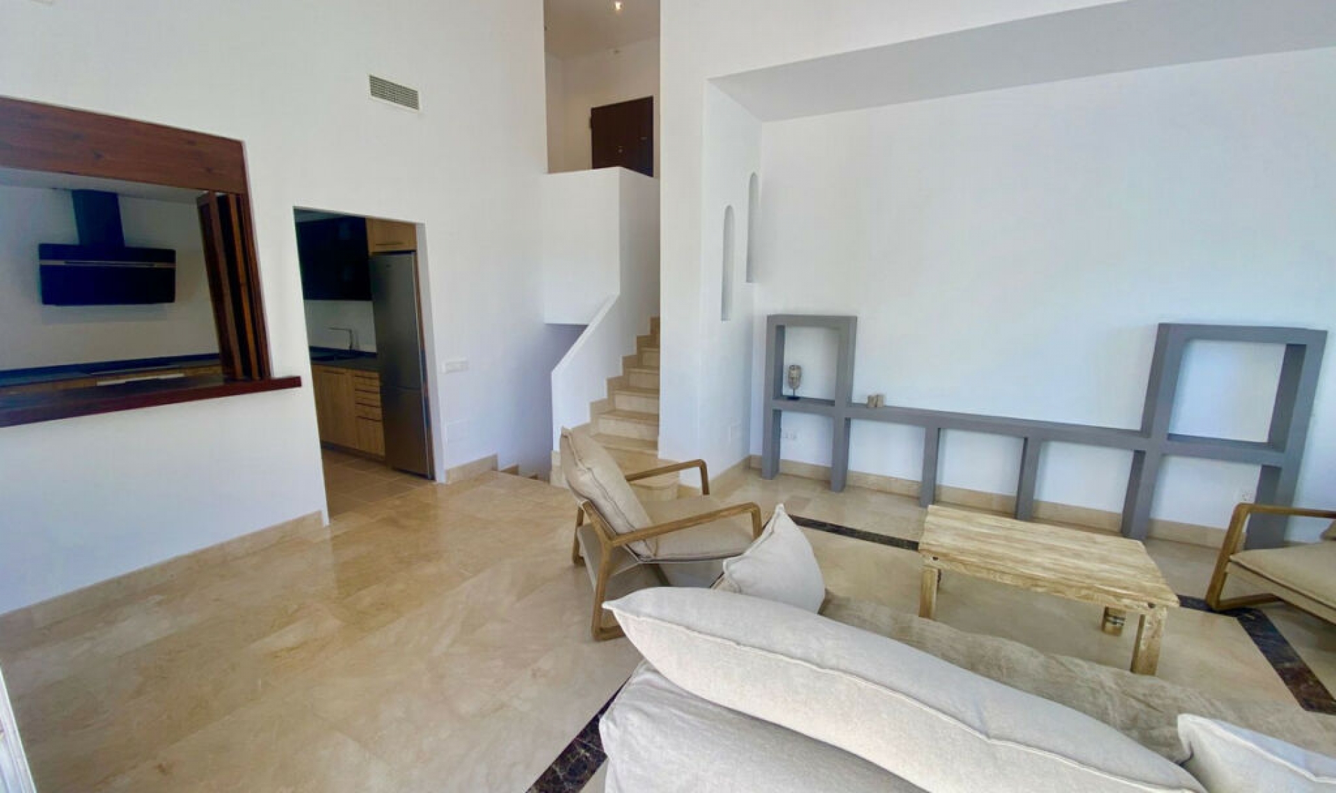 Resale - House -
Istán